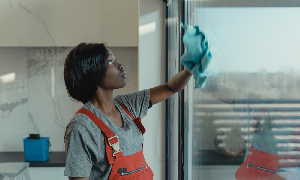 Cleaning glass doors